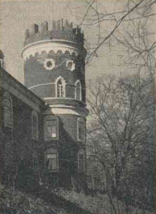 Raudondvario rūmų bokštas