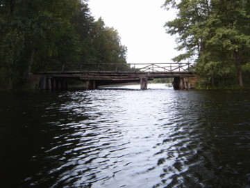 Senas tiltas per Linkmeno ežerą