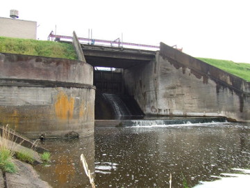 Река Шяшупе. Плотина в г. Мариямполе